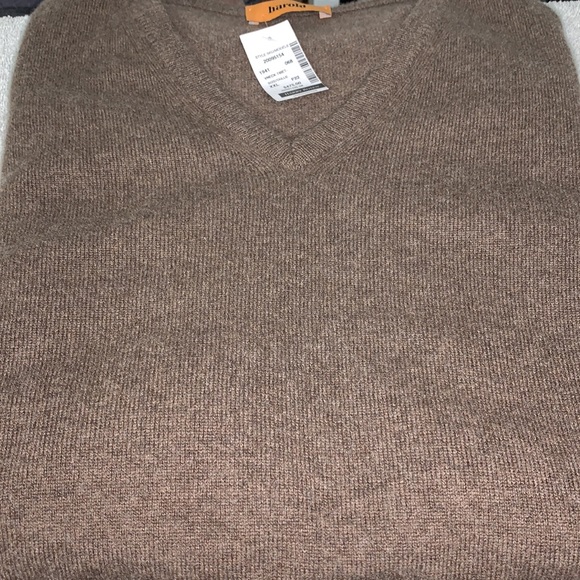 ❣️100% Cashmere❣️Harold XXL V-neck sweater Retail price $475 - Picture 6 of 10